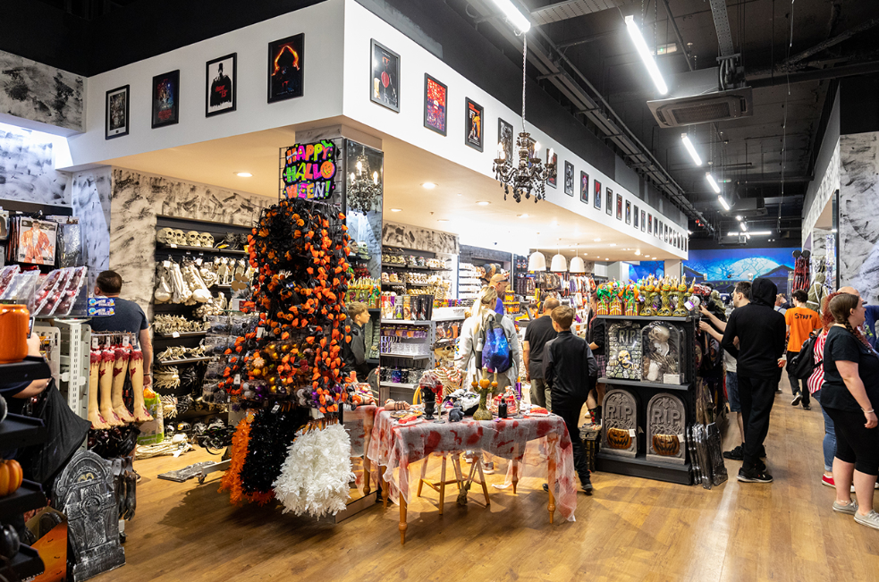 9. Hybrid Online + Offline Experiences